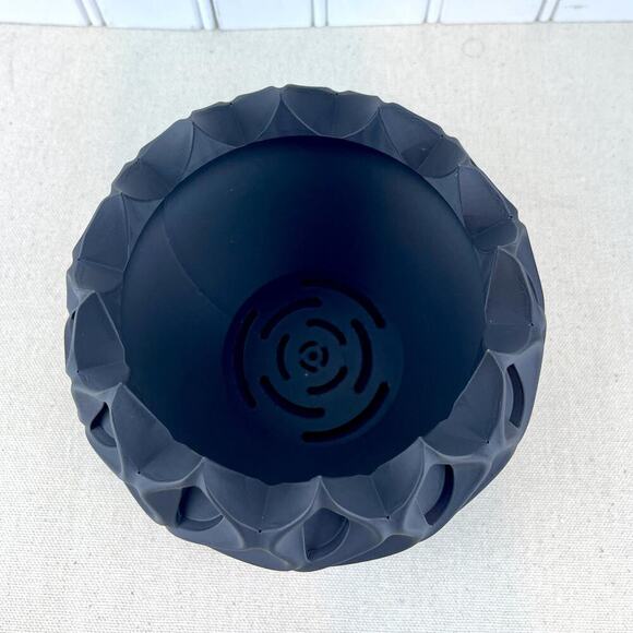 Modern Geometric Planter Pot, Twisted Planter Pot, Small Indoor Flower Pot - Picture 4 of 10